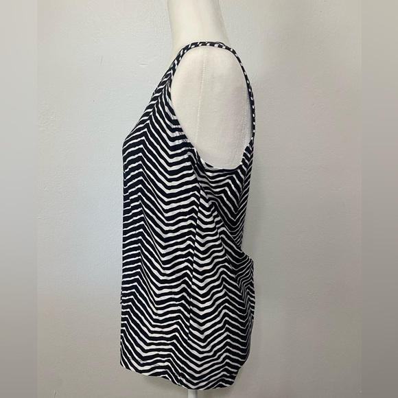 Chicos women's 2 (Large) stretch geometric stripe zig zag sleeveless top EUC - Picture 2 of 5